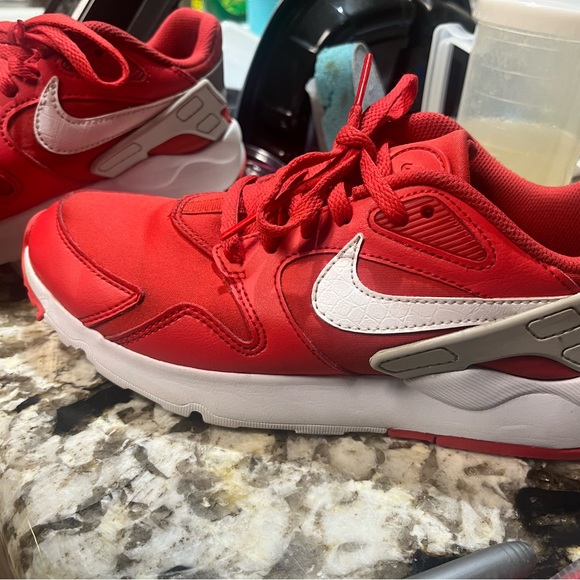 Womens Red Nike Victory running shoe in sz 7.5 - Picture 4 of 12
